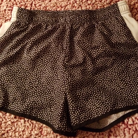 Running shorts - Picture 2 of 2